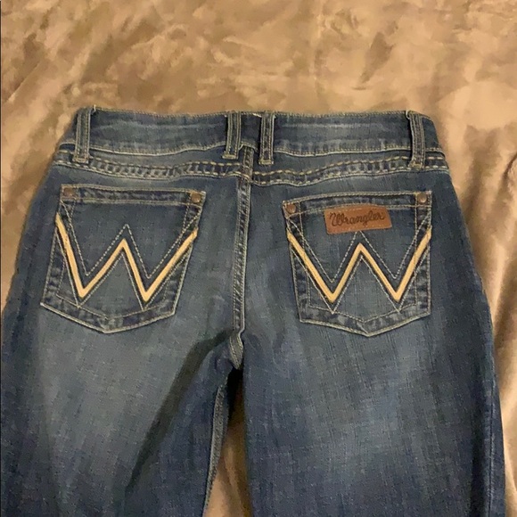 Wrangler BootCut Jeans Women’s - Picture 2 of 3